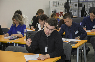 Лучшие мастера «КАМАЗа» – 2025 работают на заводе двигателей