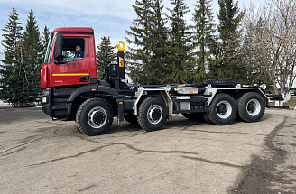 На рынок выведен крюковой погрузчик на шасси КАМАЗ-65951