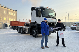 Крупный застройщик из Хакасии приобрёл седельный тягач КАМАЗ-65956