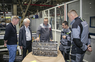 Алмазодобытчики холдинга «АЛРОСА» посетили «КАМАЗ»