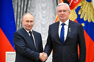 Президент России Владимир Путин вручил Сергею Когогину государственную награду