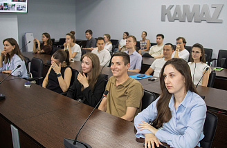 Совет молодёжи «КАМАЗа» провёл встречу с новичками