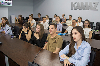 Совет молодёжи «КАМАЗа» провёл встречу с новичками