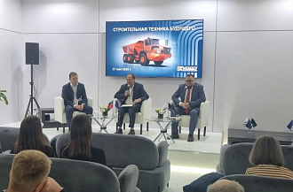 На стенде «КАМАЗа» в рамках CTT EXPO/COMvex-2026 обсудили технику будущего