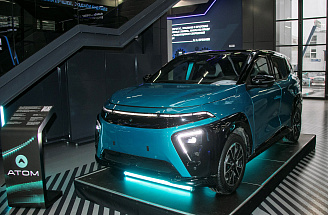 В Визит-центре «КАМАЗа» презентовали автомобиль Атом