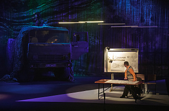 В Набережных Челнах состоялась премьера спектакля к юбилею первого автомобиля КАМАЗ