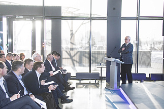 «КАМАЗ» посетила делегация во главе с вице-губернатором Санкт-Петербурга Владимиром Княгининым