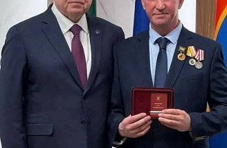 Камазовец Рауф Низаметдинов награждён медалью «Волонтёру России»