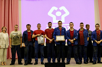 Бауманцы завершили практику на заводе двигателей «КАМАЗа»