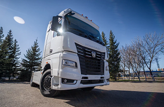 Новейший тягач КАМАЗ-54901 Hi-Tech передан клиенту в Сочи