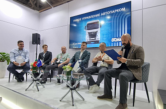 CTT EXPO/COMvex-2026: на стенде «КАМАЗа» участники логистического рынка обсудили умные автопарки